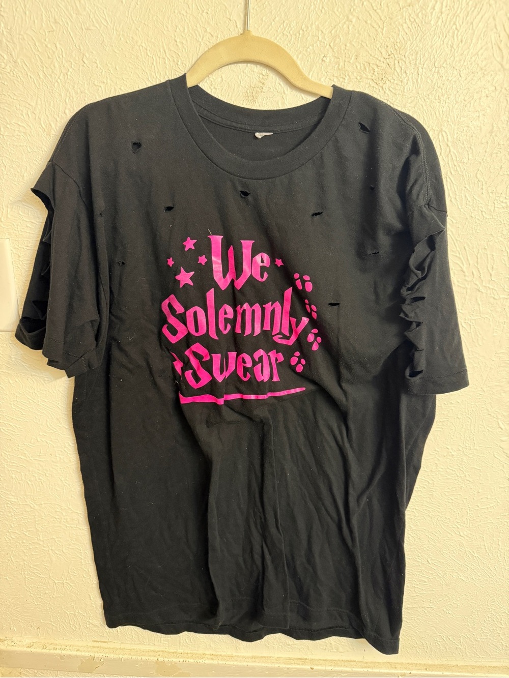 Harry Potter Black Graphic Tee with Pink "We Solemnly Swear" Print
